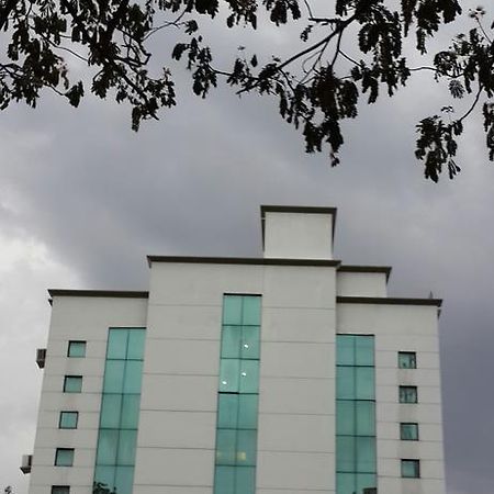 Hotel Planet Mount Čennai Exteriér fotografie